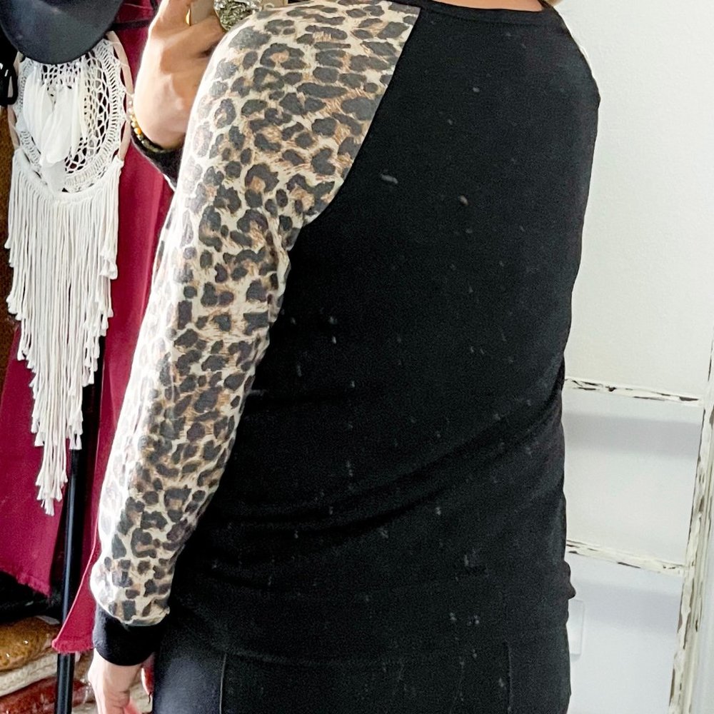 Leopard Hacci Top - Picture 3 of 4